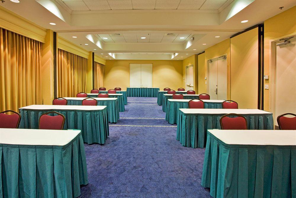 Holiday Inn Miami-Doral Area By Ihg Удобства фото